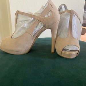 Guess Nude Pumps